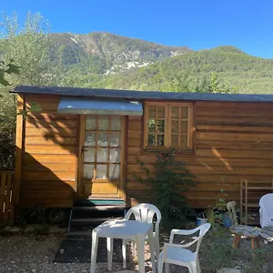 la-roulotte-chez-camille.fr-provencehotel.com/